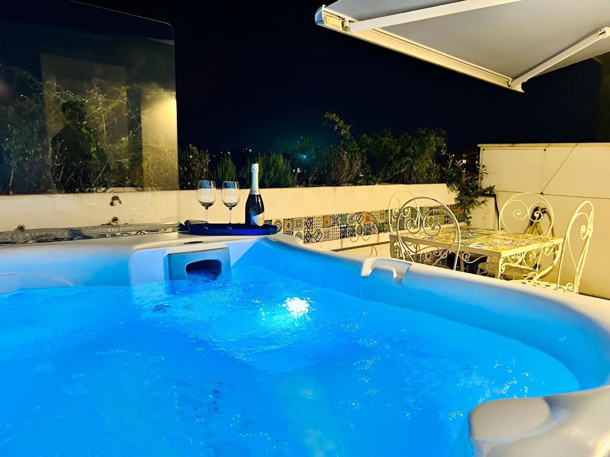 "Bea'S Terrace" - Private Jacuzzi And Panoramic Rooftop In The City Centre كالياري المظهر الخارجي الصورة