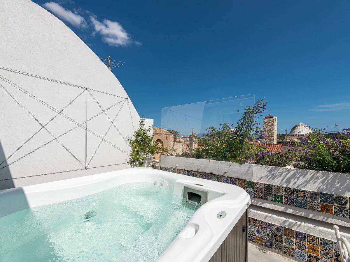 "Bea'S Terrace" - Private Jacuzzi And Panoramic Rooftop In The City Centre كالياري المظهر الخارجي الصورة